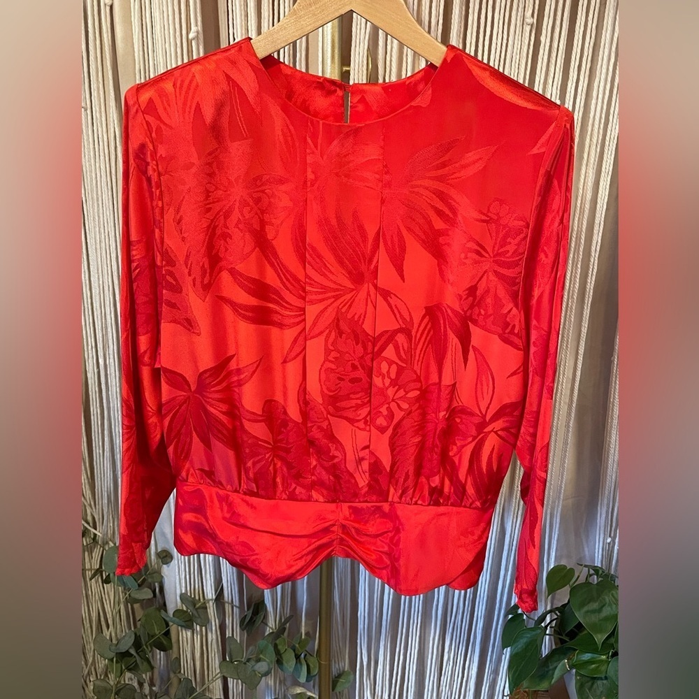 Early 90s vintage red botanical long sleeve blouse w/ ruched waist side buttons - Picture 3 of 12